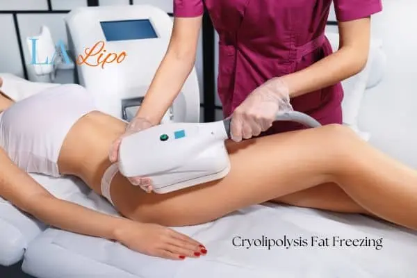 Woman receiving coolsculpting Cheltenham treatment on her thighs